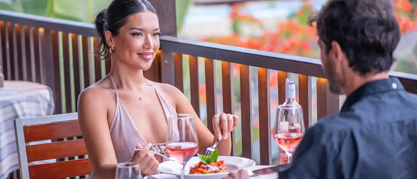 A couple dining at Meliã Llana Beach Resort